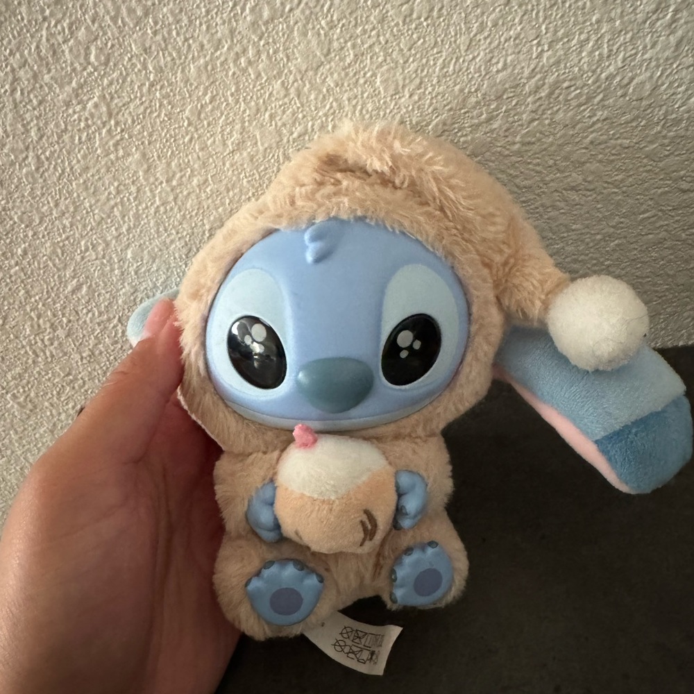 Stitch coconut keychain
